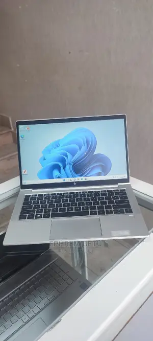 New Laptop HP EliteBook 830 G8 8GB AMD Ryzen 5 SSD 512GB