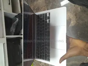 New Laptop Apple MacBook Air 2020 M1 8GB Apple M1 SSD 256GB