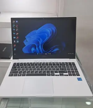 Photo - New Laptop Samsung NP900X4D 8GB Intel Core I5 SSD 256GB