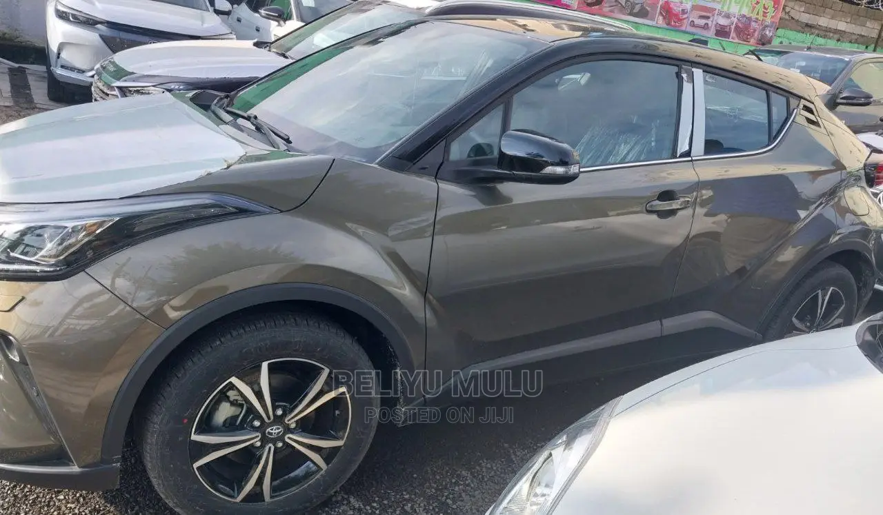 New Toyota C-HR 2022 Gray