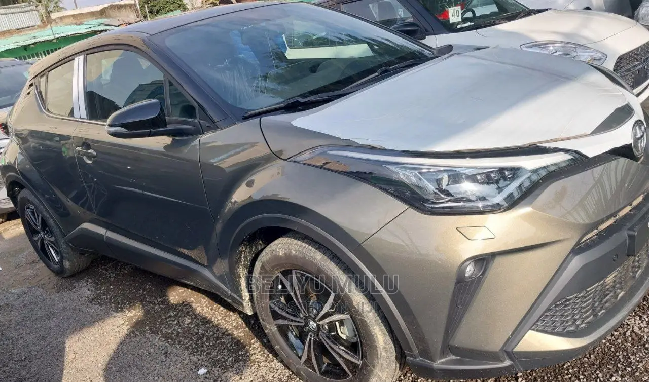 New Toyota C-HR 2022 Gray