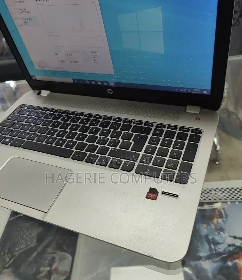 New Laptop HP Envy Ultrabook 4 8GB AMD A8 HDD 1T