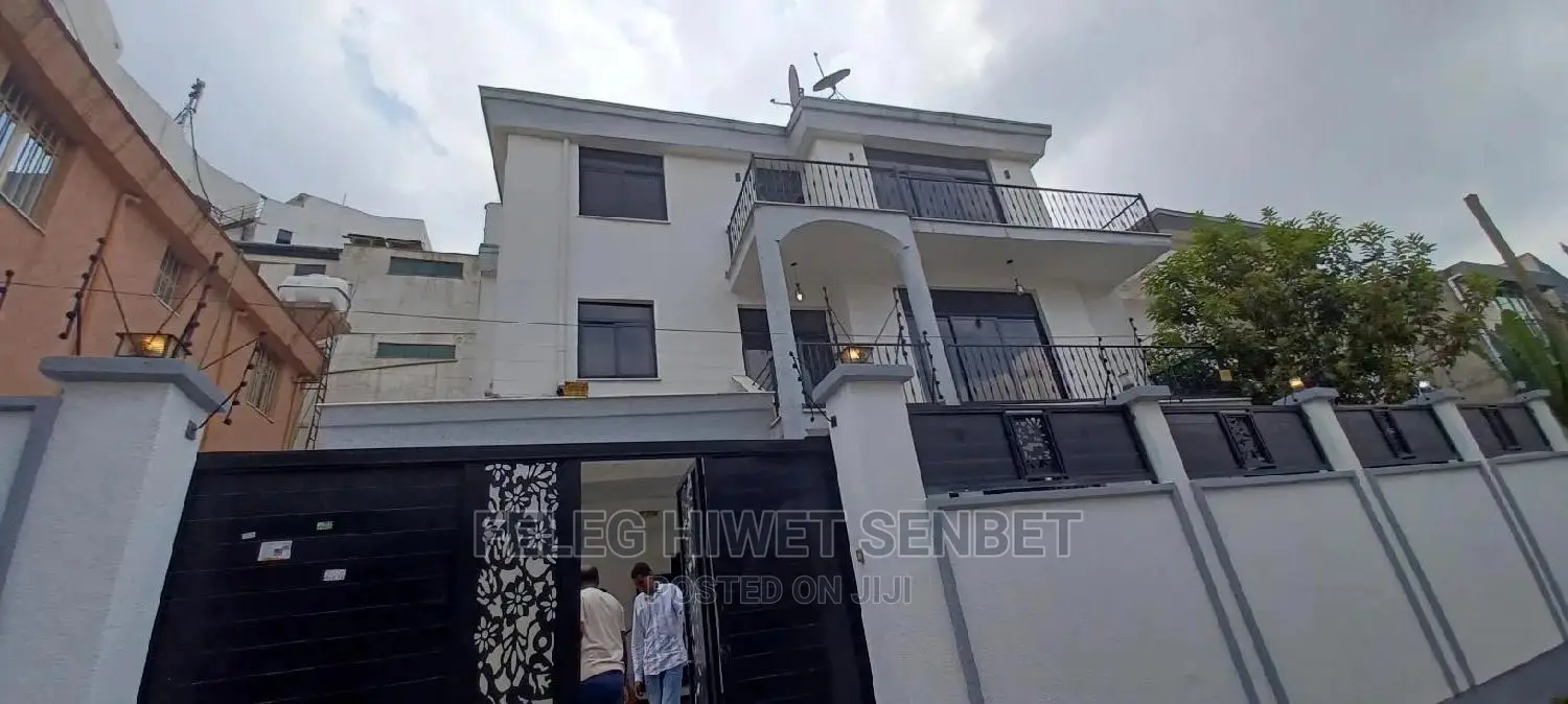6bdrm House in አአ, Bole for sale