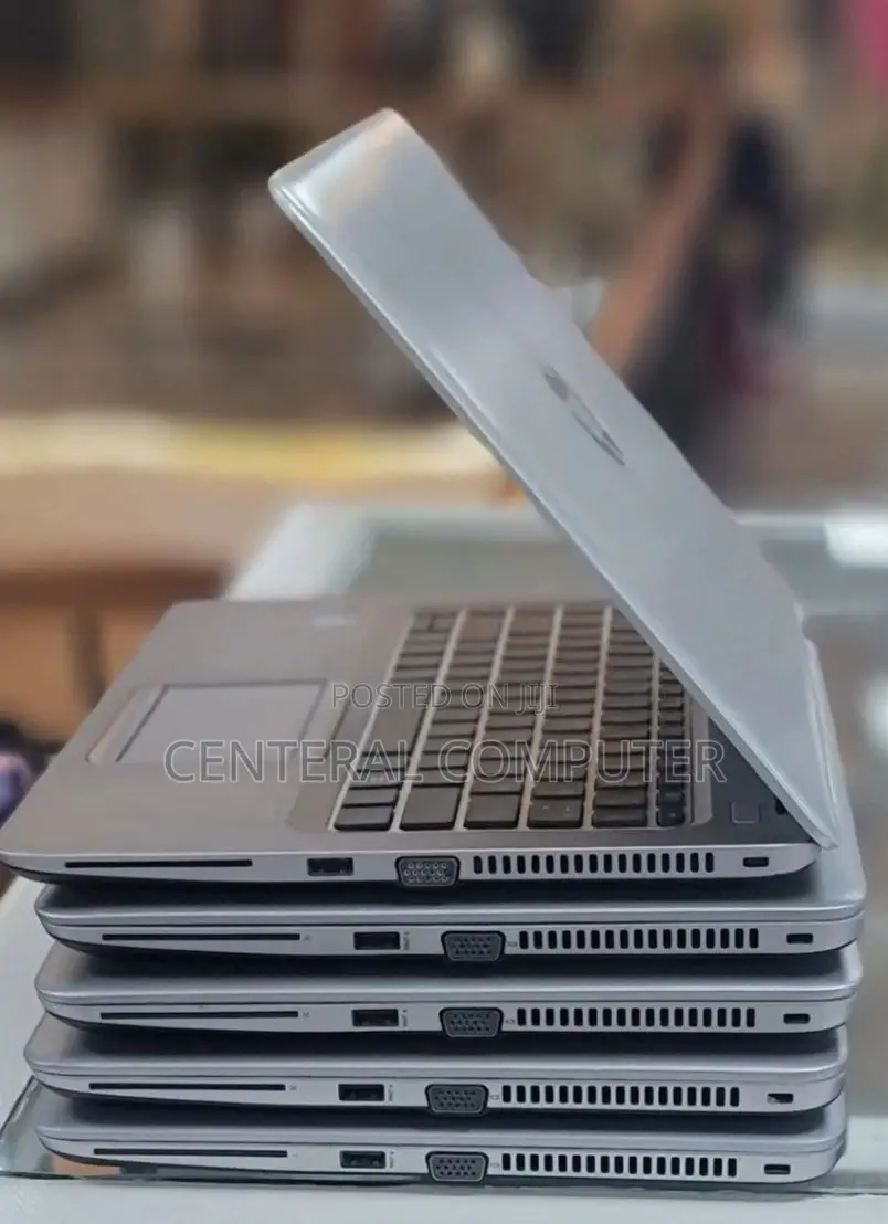 New Laptop HP 252 G3 8GB Intel Core I5 SSD 1T