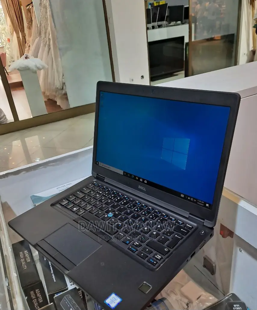 New Laptop 8GB Intel Core I5 HDD 256GB