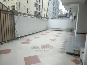 7bdrm House in Samit Cmc, Bole for sale