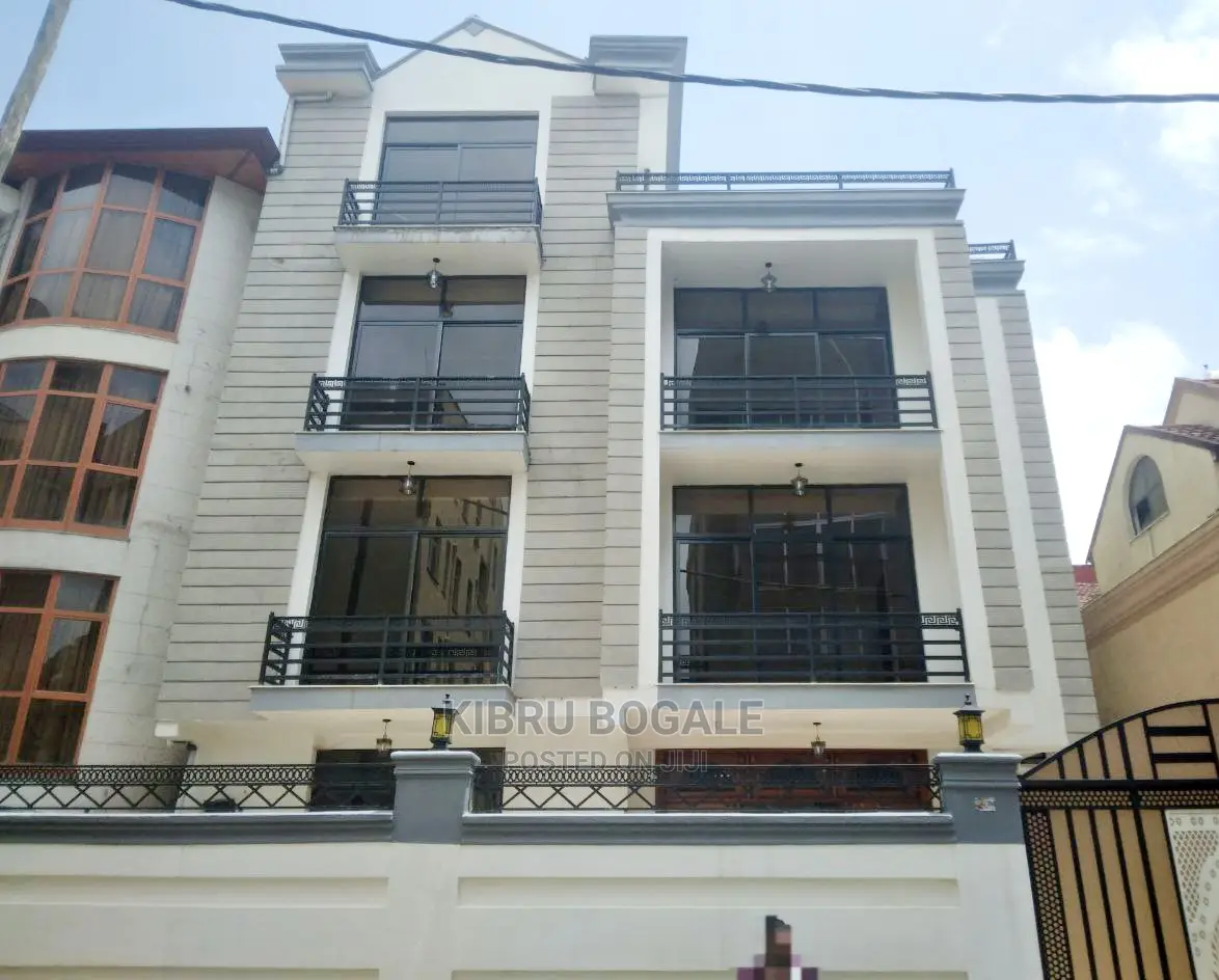 7bdrm House in Samit Cmc, Bole for sale