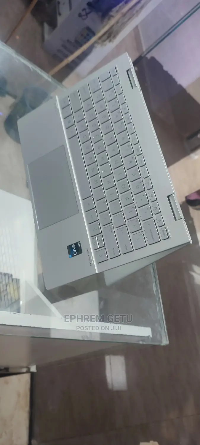 New Laptop HP Envy X360 8GB Intel Core I7 SSD 512GB