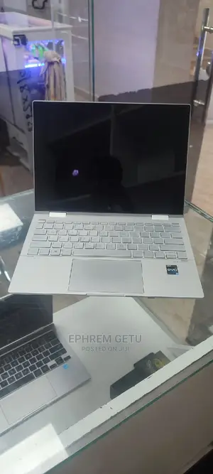 New Laptop HP Envy X360 8GB Intel Core I7 SSD 512GB