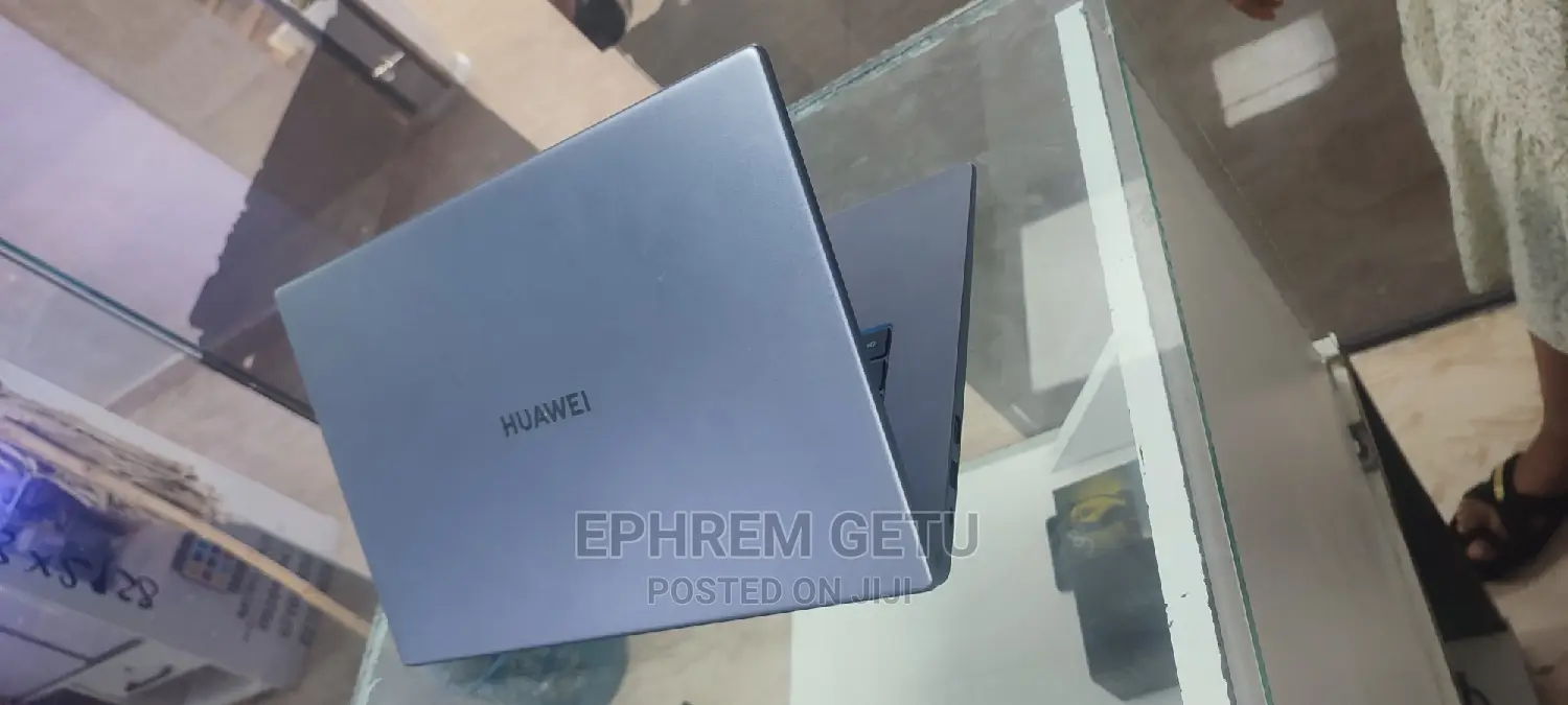 New Laptop Huawei Matebook D 15 8GB Intel Core I5 SSD 512GB