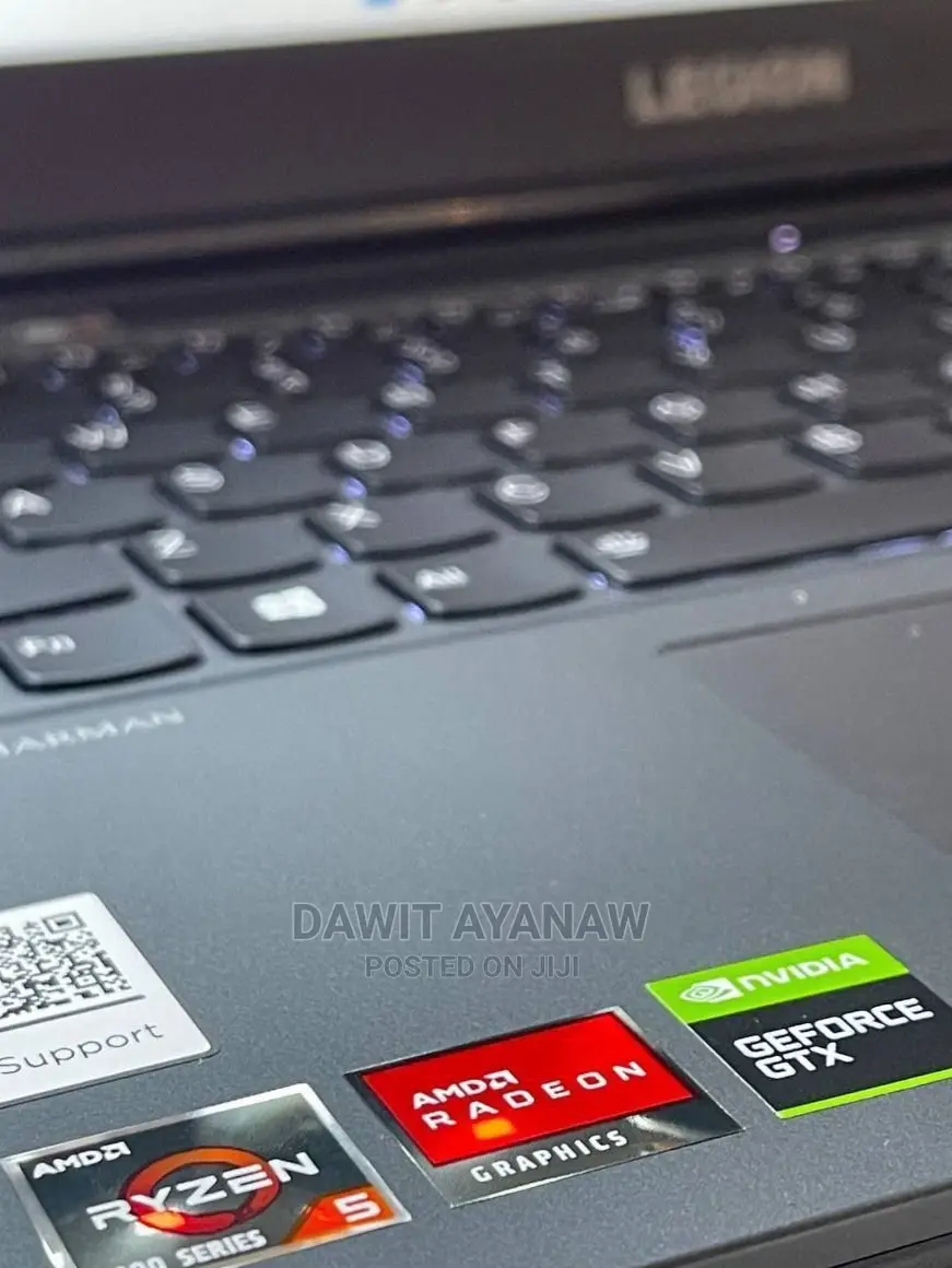 New Laptop 8GB AMD Ryzen 5 SSD 512GB