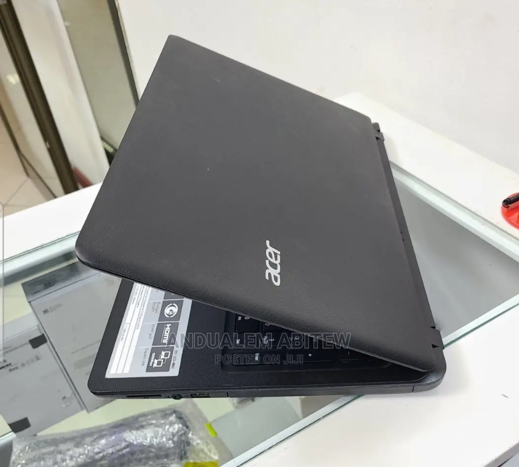 New Laptop Acer Aspire ES 12GB AMD A4 SSHD+SSD 1T