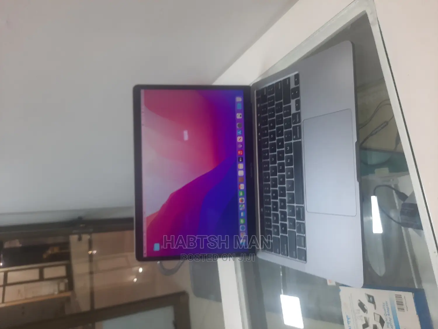 New Laptop Apple MacBook Pro M1 8GB Apple M1 Pro SSD 256GB