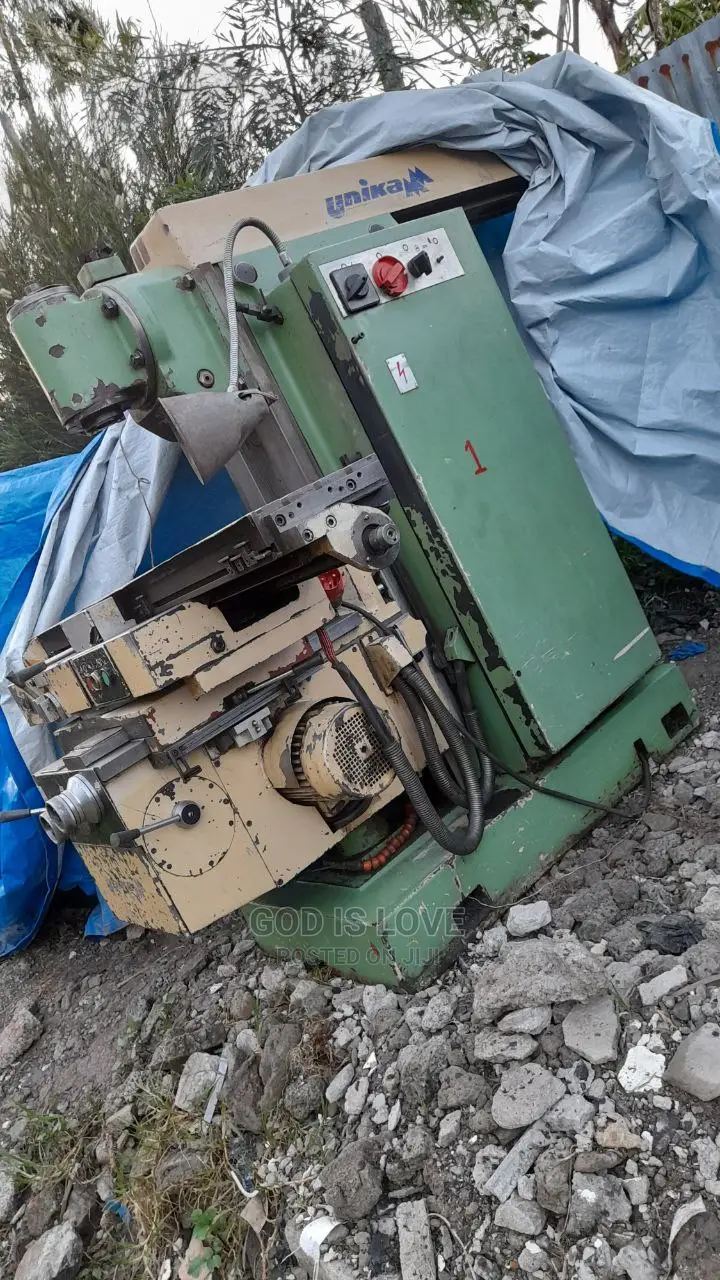 Universal Miling Machine