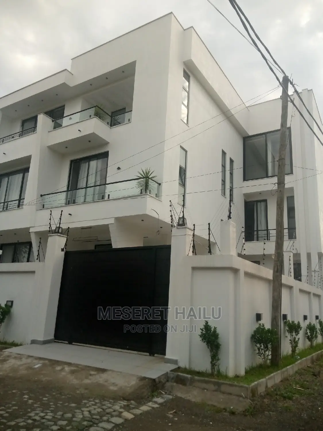 8bdrm House in Bole Bolbula for sale