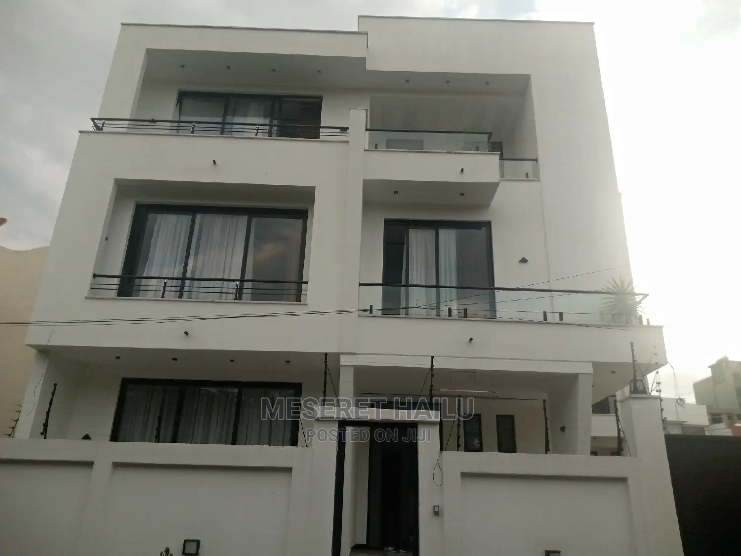 8bdrm House in Bole Bolbula for sale