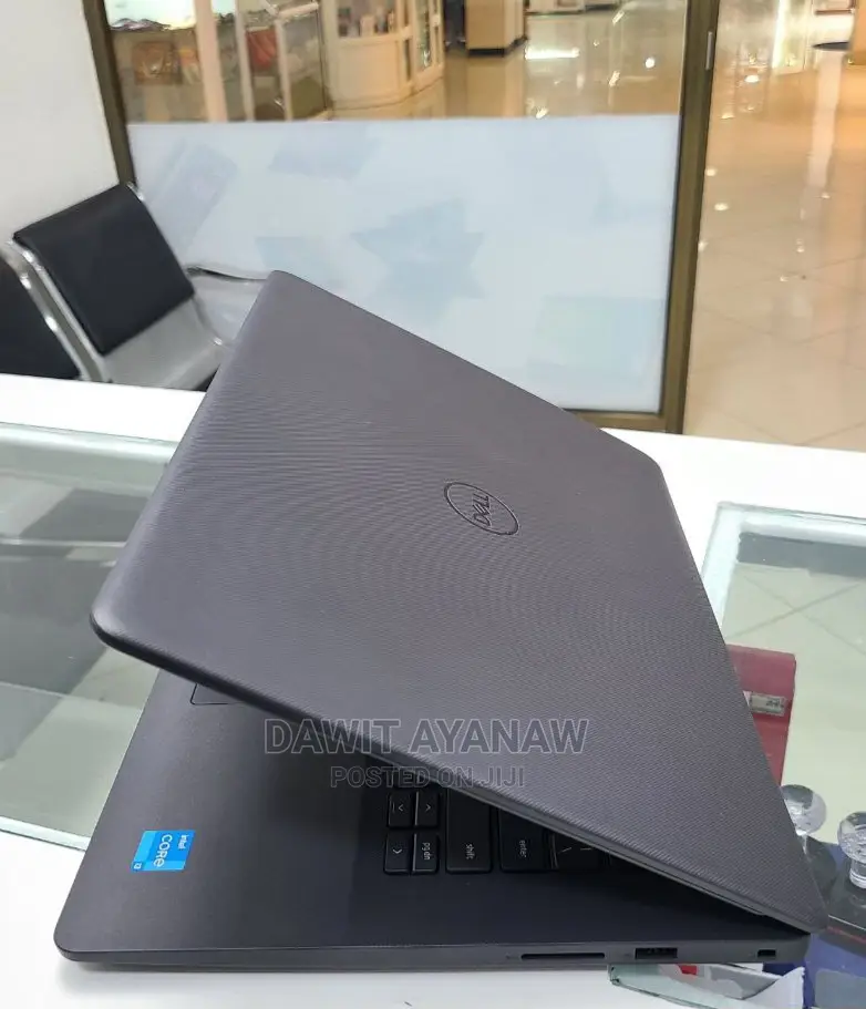 New Laptop Dell Vostro 3400 8GB Intel Core I3 HDD 1T