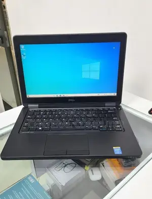 Photo - New Laptop Dell Latitude 3520 4GB Intel Core I5 HDD 500GB