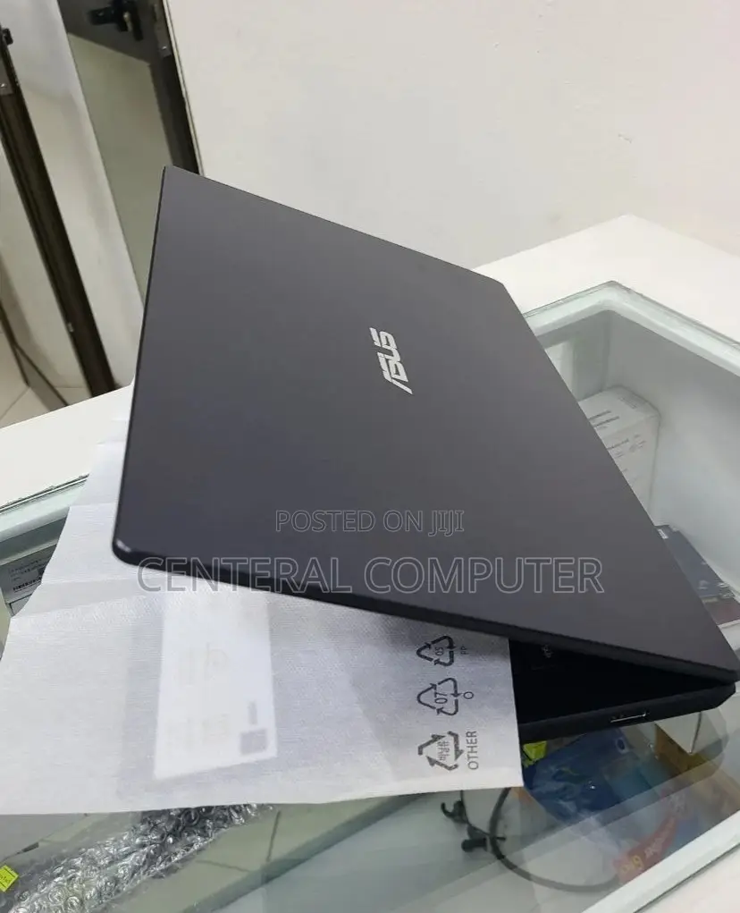 New Laptop Asus VivoBook S15 S510UQ 4GB Intel Celeron SSD 256GB