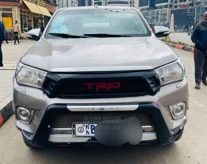 Toyota Hilux 2018 Gold
