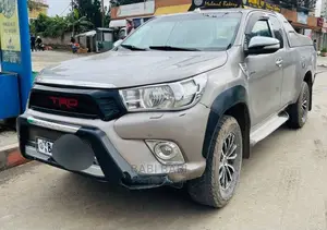 Toyota Hilux 2018 Gold