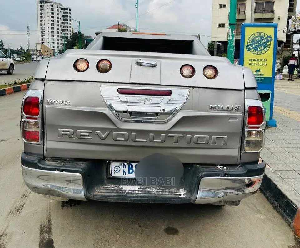 Toyota Hilux 2018 Gold