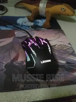 Photo - Lenovo Legion M200