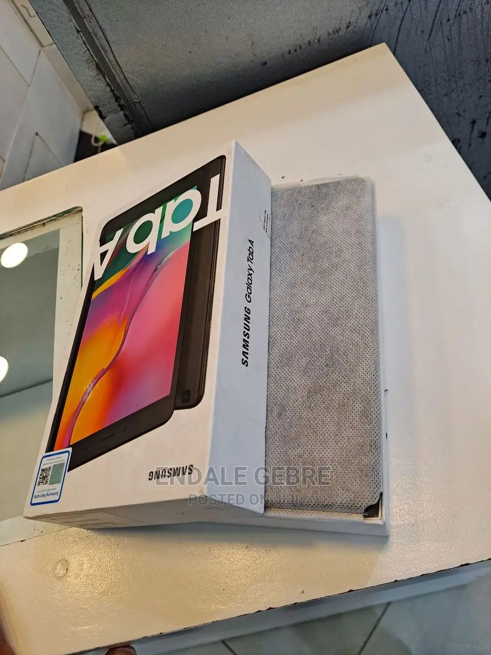 New Samsung Galaxy Tab A SM-T285 32 GB Gray