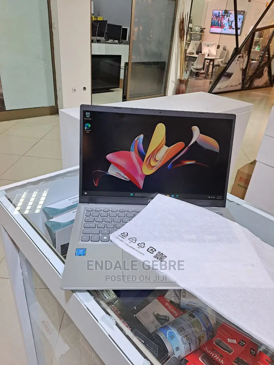 New Laptop Asus VivoBook 15 X505BA 8GB Intel Celeron SSD 128GB