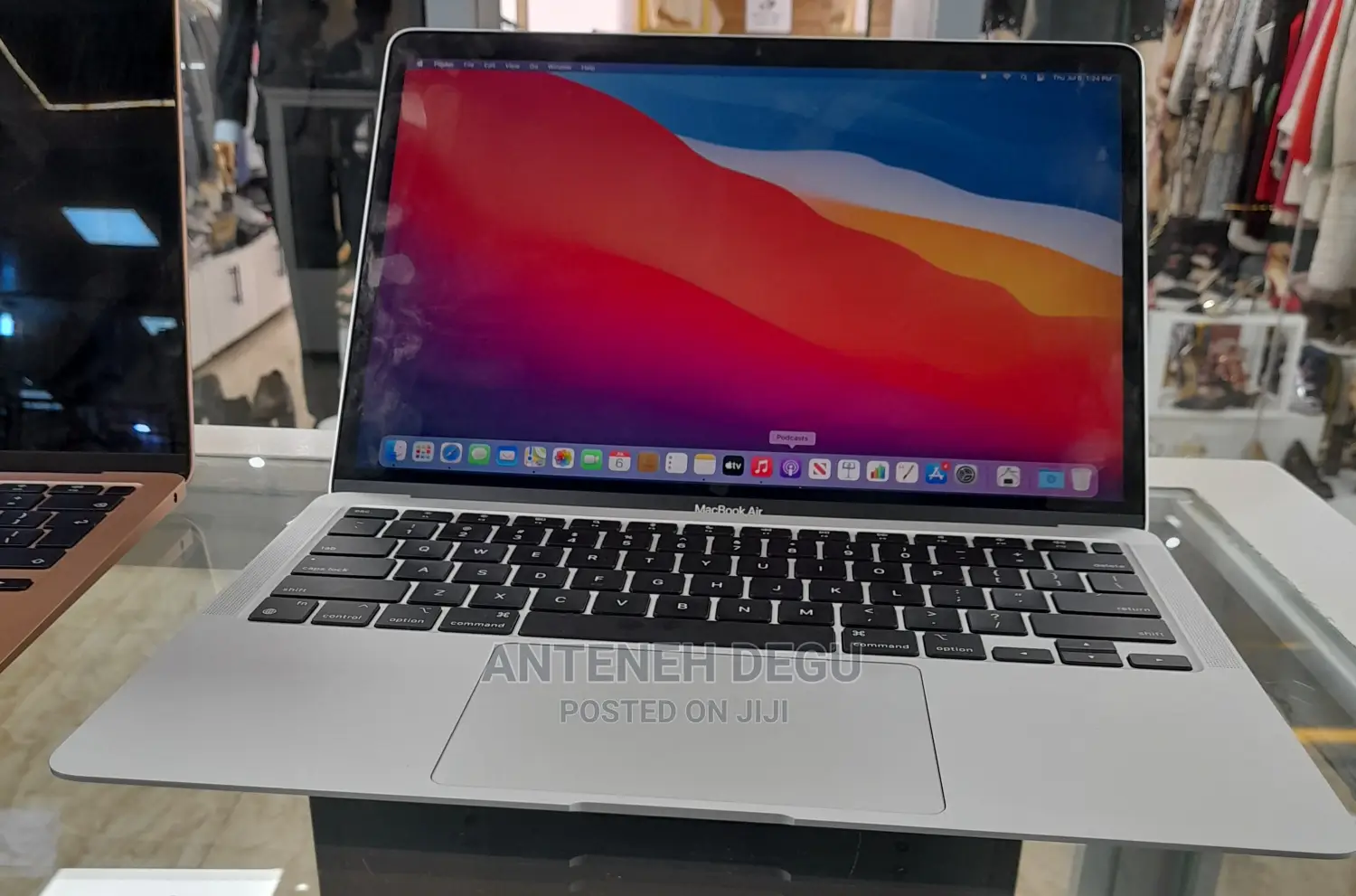 New Laptop Apple MacBook Air 2020 M1 8GB Apple M1 SSD 256GB