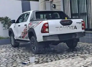 New Toyota Hilux 2023 White