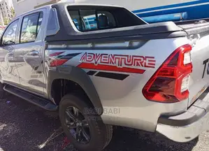 New Toyota Hilux 2023 White