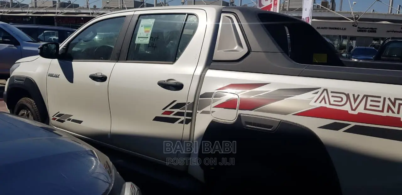 New Toyota Hilux 2023 White