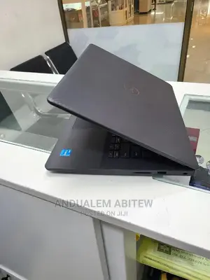New Laptop Dell Vostro 3400 8GB Intel Core I3 SSHD (Hybrid) 1T