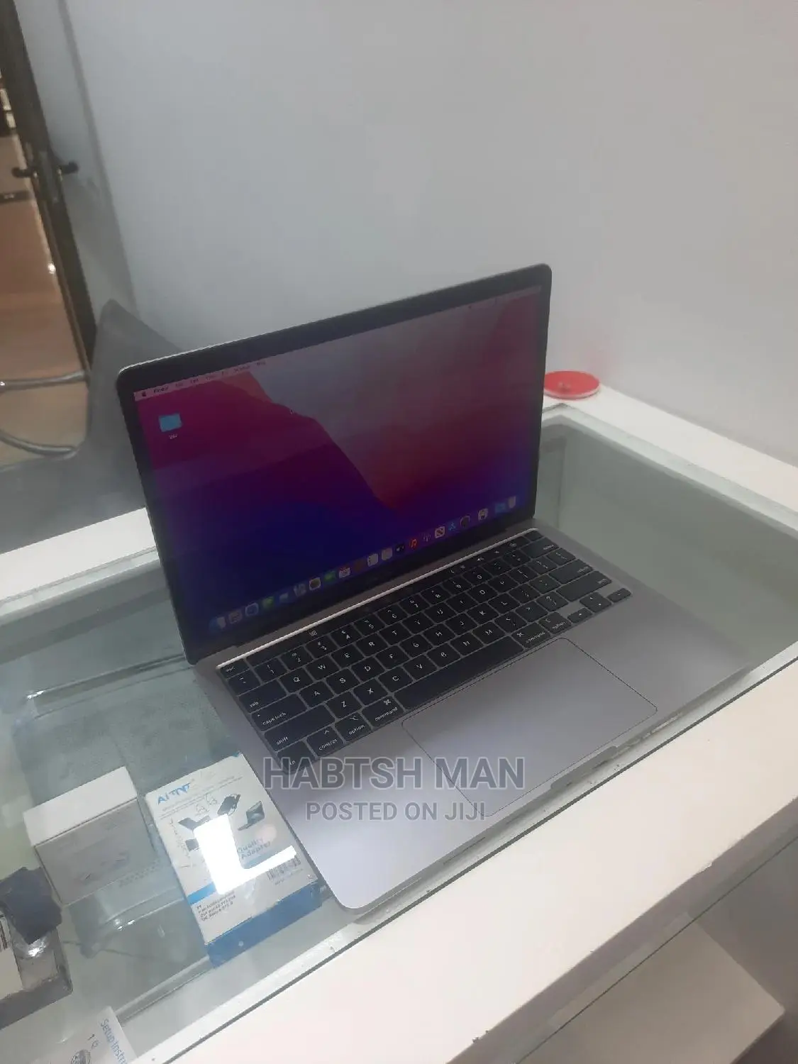 New Laptop Apple MacBook Pro M1 8GB Apple M1 Pro SSD 256GB