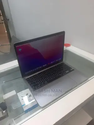 Photo - New Laptop Apple MacBook Pro M1 8GB Apple M1 Pro SSD 256GB