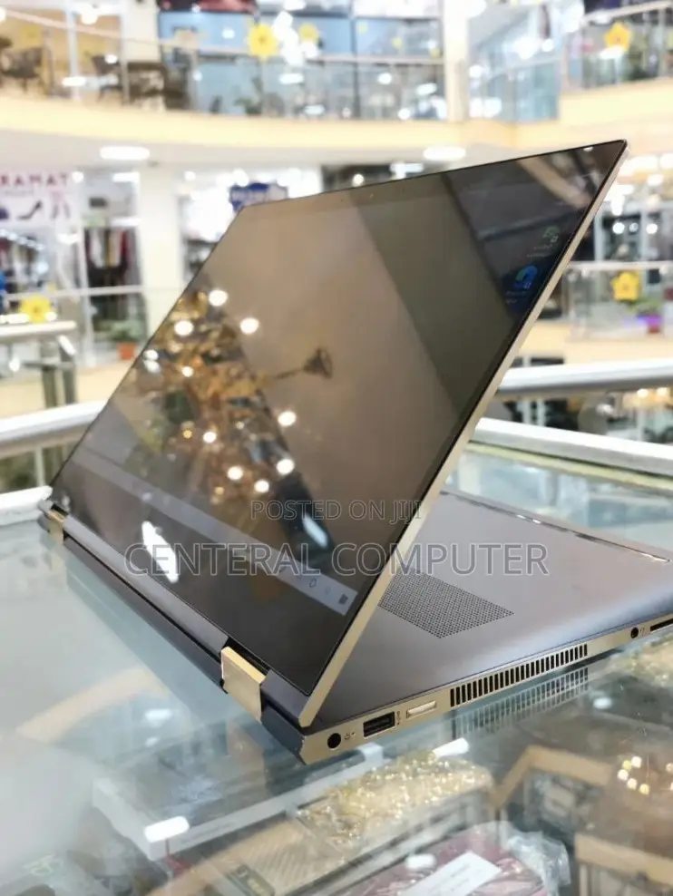 New Laptop HP Spectre X360 13 16GB Intel Core I7 SSD 512GB