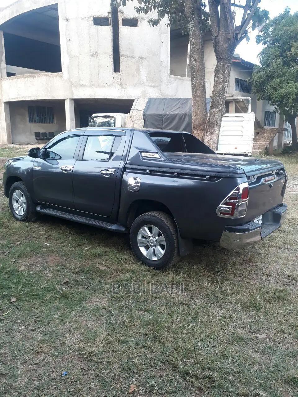 Toyota Hilux 2017 Gray