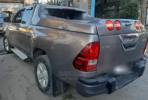 Toyota Hilux 2017 Gold