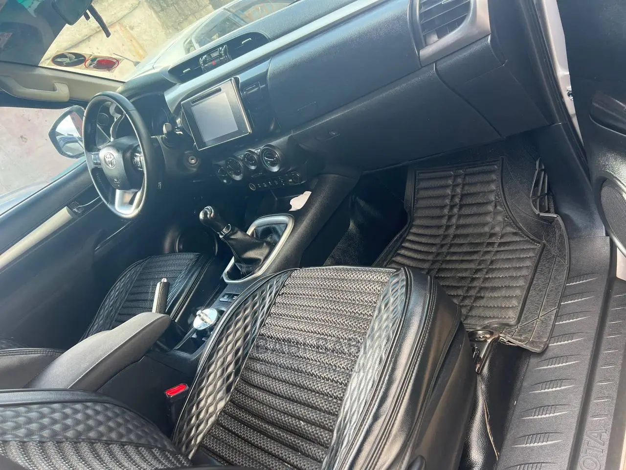 Toyota Hilux 2017 Gold