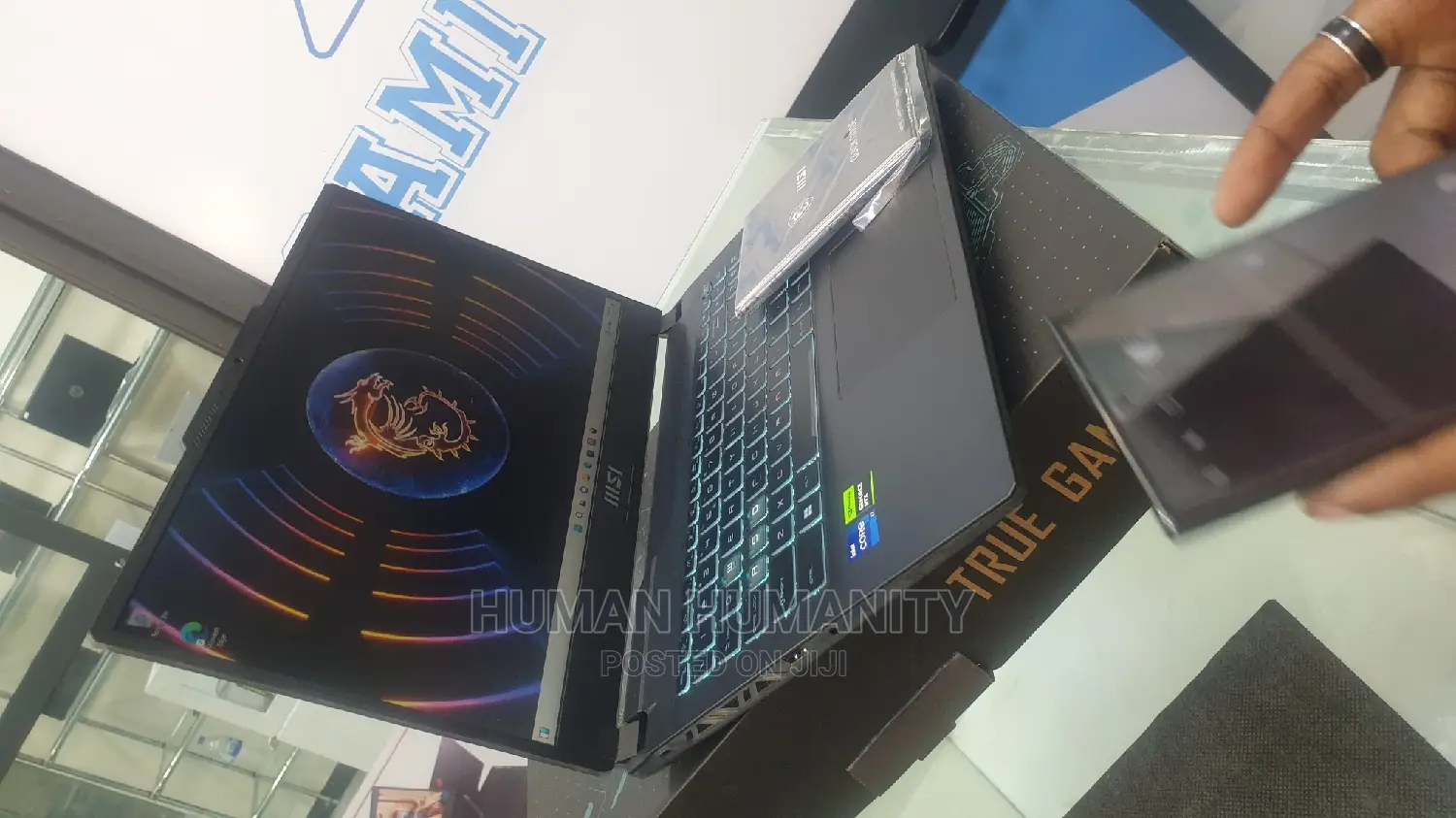 New Laptop MSI GP75 Leopard 8GB Intel Core I7 SSD 512GB