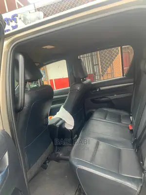 Toyota Hilux 2022 Gray