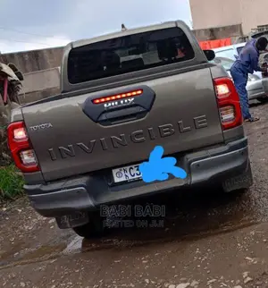 New Toyota Hilux 2022 Gray