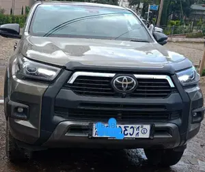 New Toyota Hilux 2022 Gray