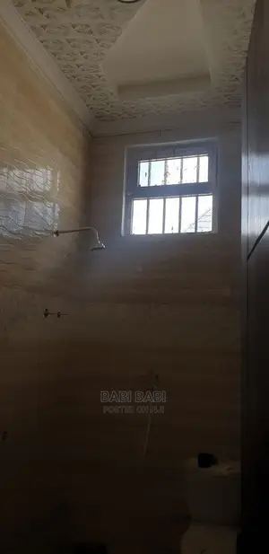 6bdrm House in Alem Bank, Kolfe Keranio for sale