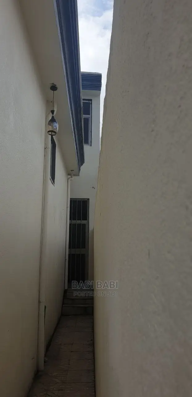 6bdrm House in Alem Bank, Kolfe Keranio for sale