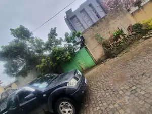 6bdrm House in መስቀል ፍላወር, Kirkos for sale