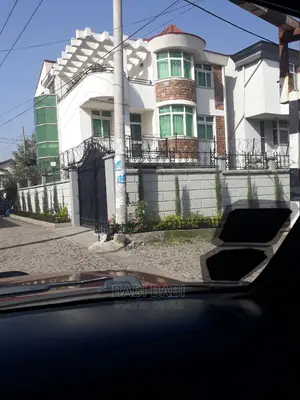 6bdrm House in ፊጋ አከባቢ, Bole for sale