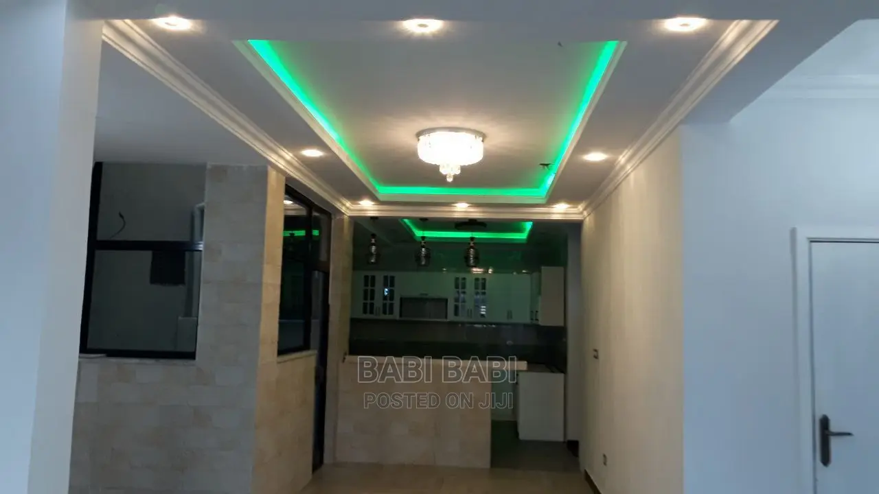 7bdrm House in መገናኛ, Yeka for sale
