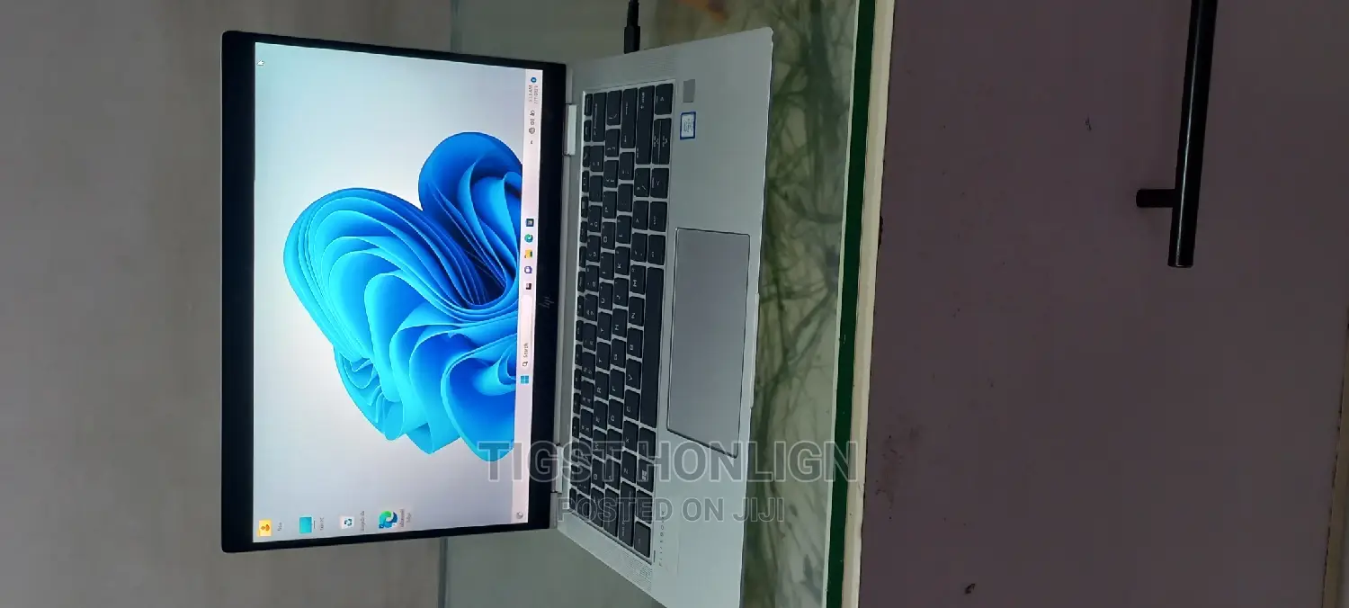 New Laptop HP EliteBook X GB Intel Core I7 SSD 512GB